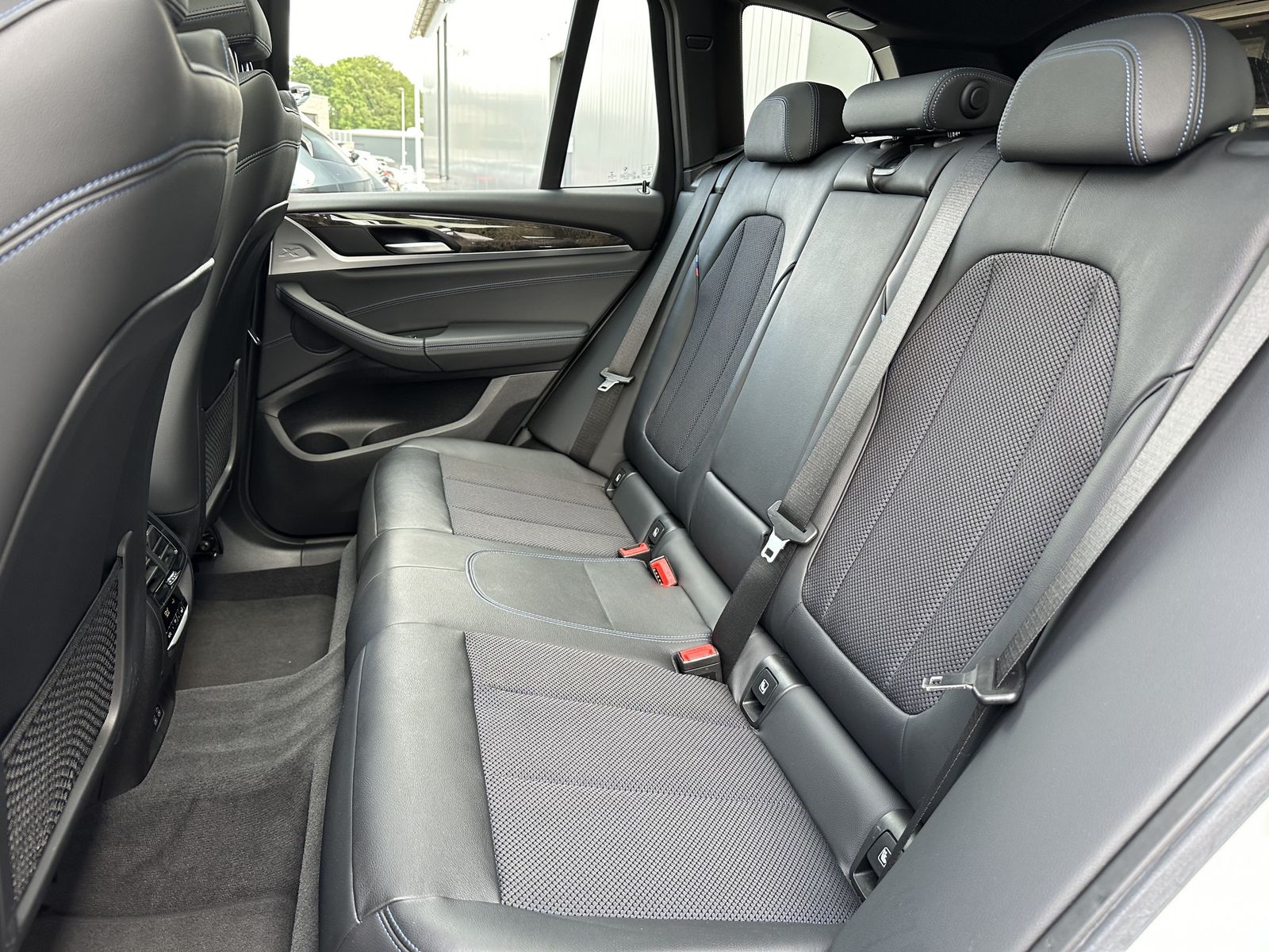 Fahrzeugabbildung BMW X3 xDrive30d M-Sport NAV+LED+AHK+PANO+HUD+ACC+PP