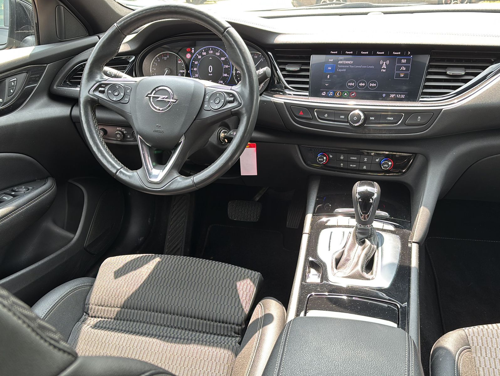 Fahrzeugabbildung Opel Insignia  2.0 Turbo 125kW Elegance Auto S