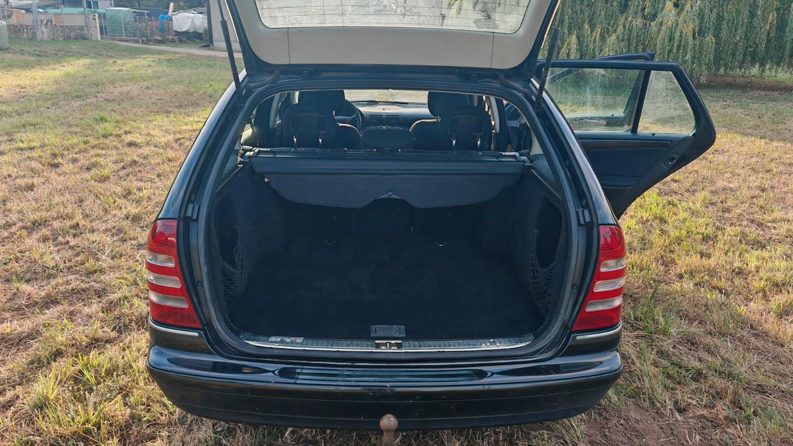 Mercedes-Benz C200 2005 — photo 13