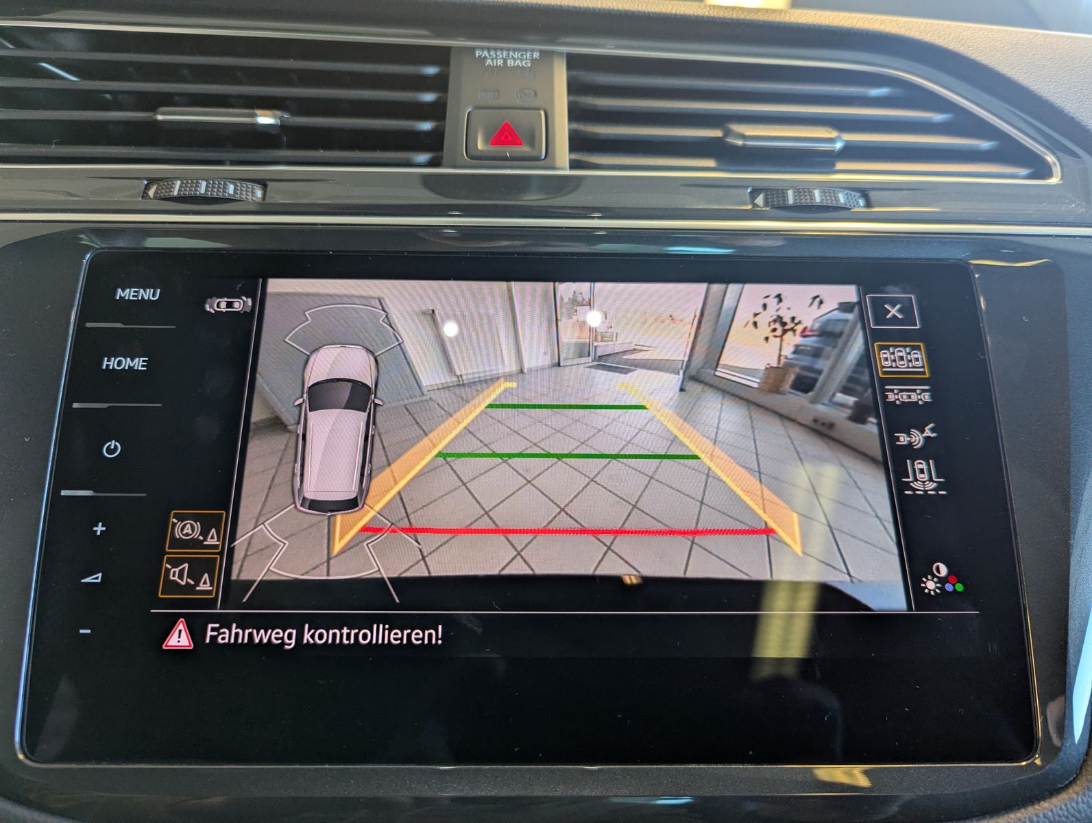 VW Tiguan 2.0 TDI DSG R-Line Matrix Pano HUD AHK 20 - Image 29