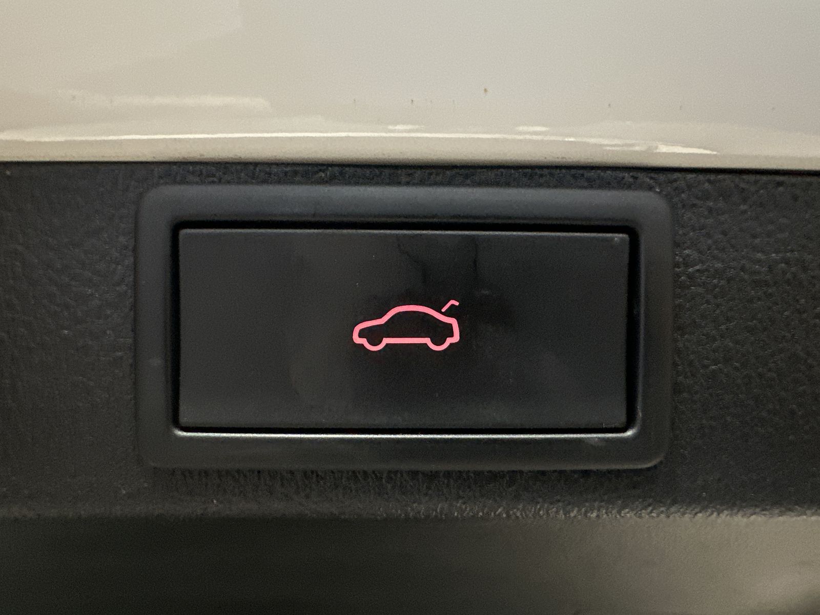 Fahrzeugabbildung SKODA Octavia Combi Sportline NAV+LED+VCOCK+18ZOLL+ACC