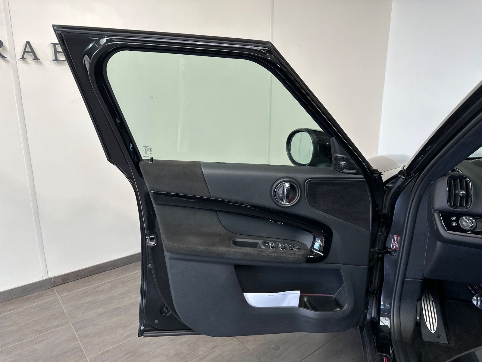 Fahrzeugabbildung MINI Countryman S Cooper All4 NAV+LED+PANO