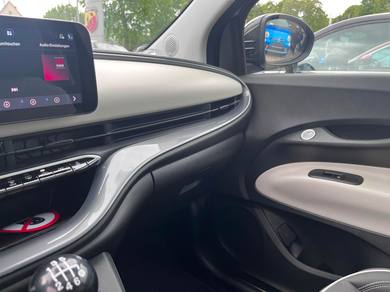 Fahrzeugabbildung Fiat 500 1.0 Hybrid FireFly 48 kW La Prima