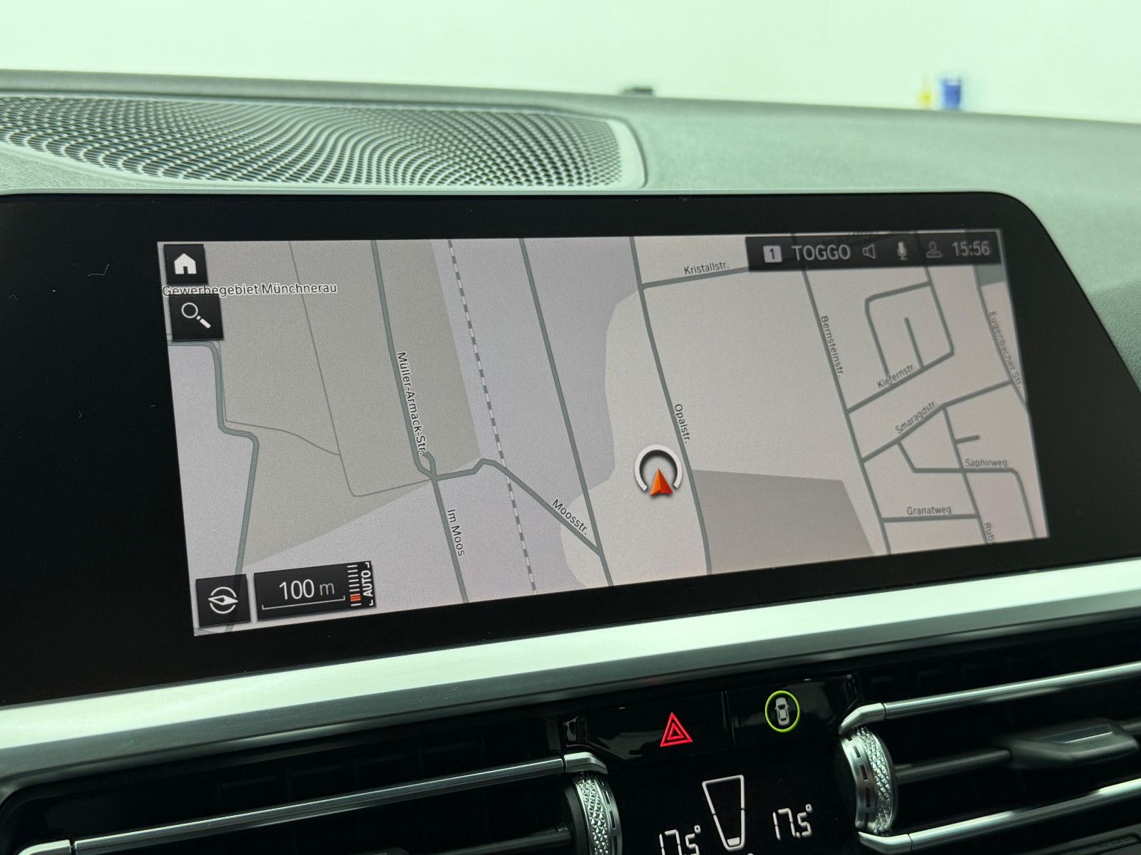 Fahrzeugabbildung BMW 330i LIMOUSINE/SPORT/LIVE COC/HiFi/AMBIENTE/H&R