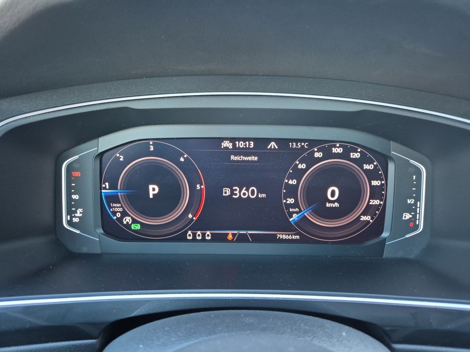 Fahrzeugabbildung Volkswagen Tiguan TDI Elegance DSG 4M Matrix AID Pano ACC P