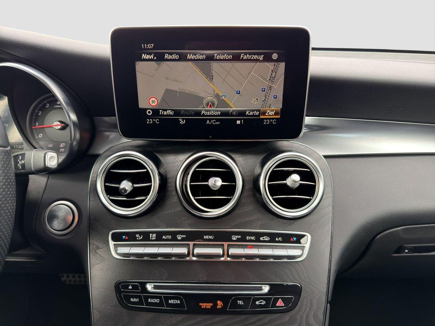 Mercedes-Benz GLC 300 4Matic AMG Line Navi LED ILS Leder R-Cam