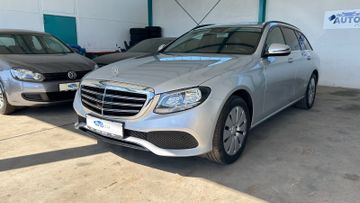 Mercedes E 220 - 1