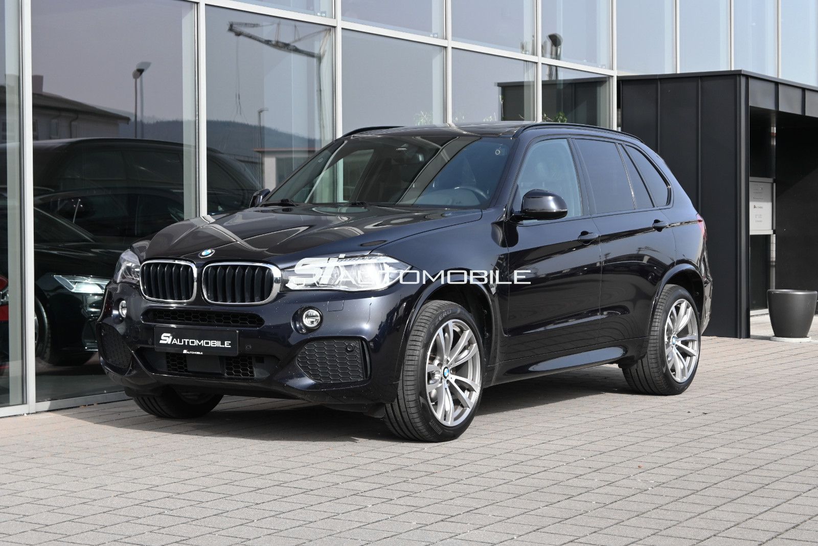 Fahrzeugabbildung BMW X5 xDrive30d M-Sport °ACC°AHK°STANDHEIZ°PANO°HUD