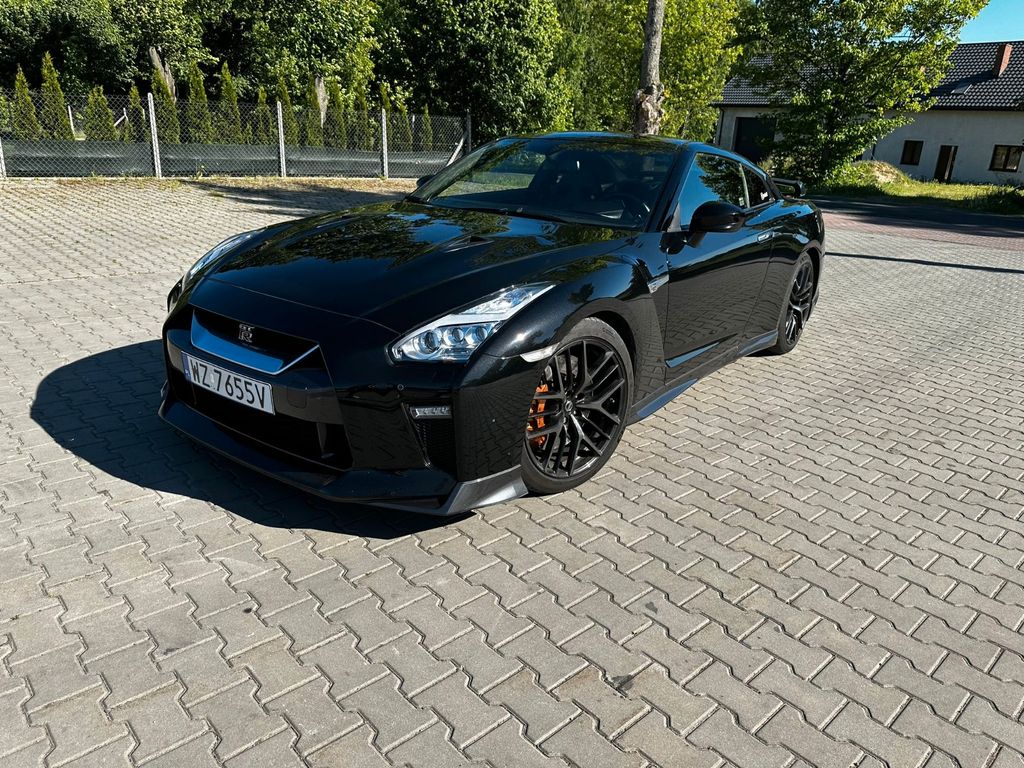 Nissan GT-R