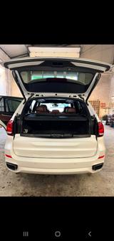 BMW X5 xDrive50i - M Paket  - BMW X5 mit Benzin-Antrieb: Geländewagen, Xdrive50i