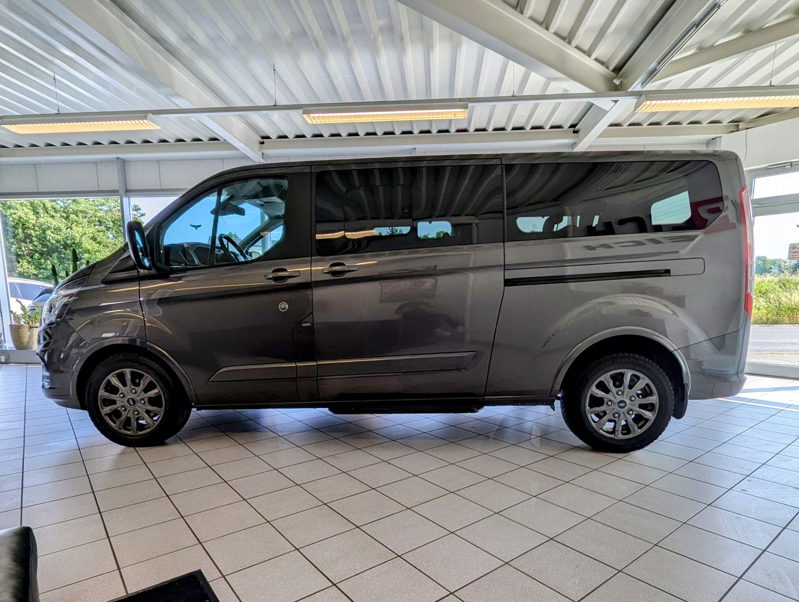 FORD Tourneo Custom 320 L2 Aut. Titanium 9-Sitze Cam - Image 4