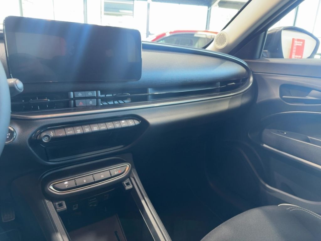 Fahrzeugabbildung Fiat 600 Hybrid MY25 Business Edition, Ganzjahresreif