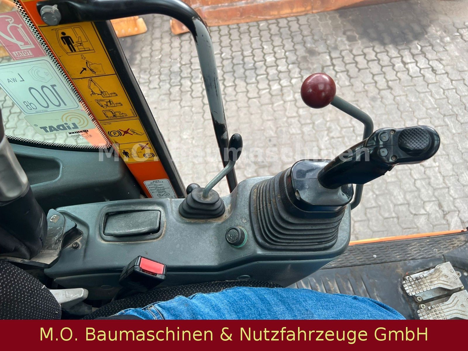 Fahrzeugabbildung Liebherr A914 COMPACT LITRONIC 14T