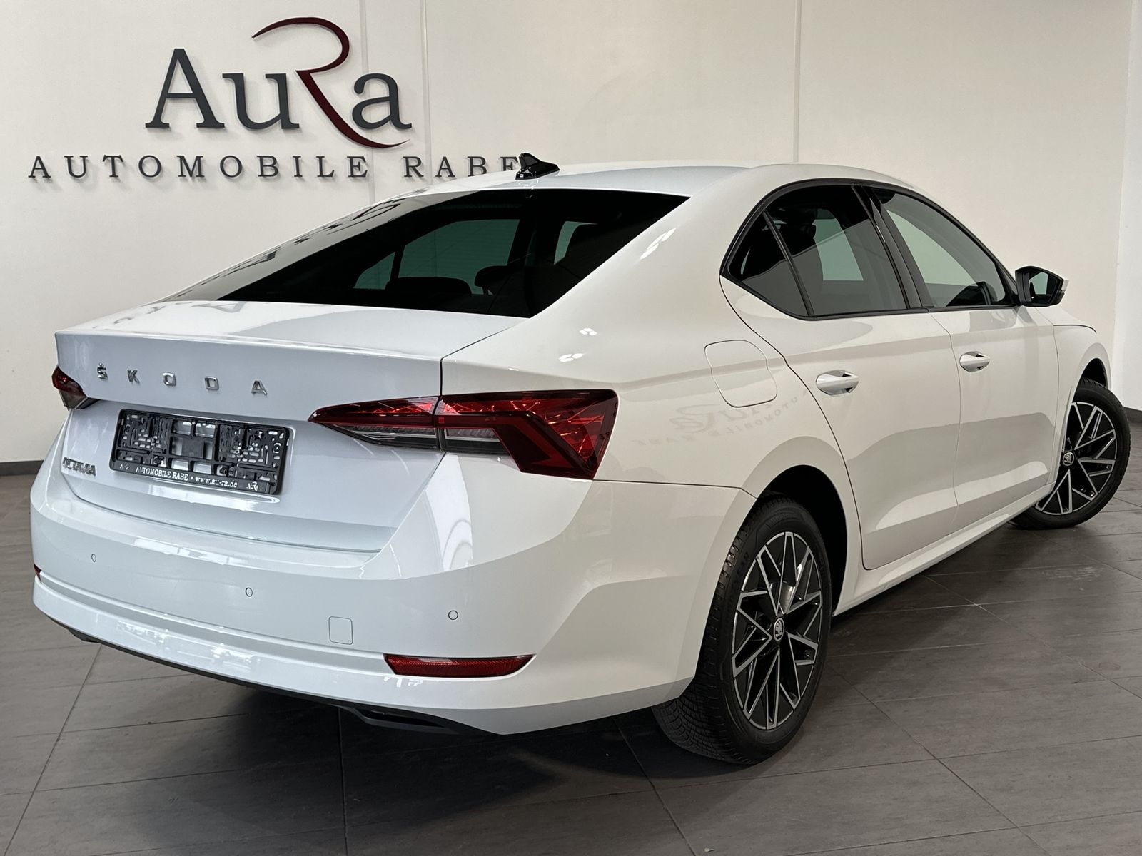 Fahrzeugabbildung SKODA Octavia 2.0 TDI DSG Ambition NAV+LED+VCOCK+STDHZ