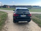 BMW X3 xDrive20d AT - - BMW X3: At