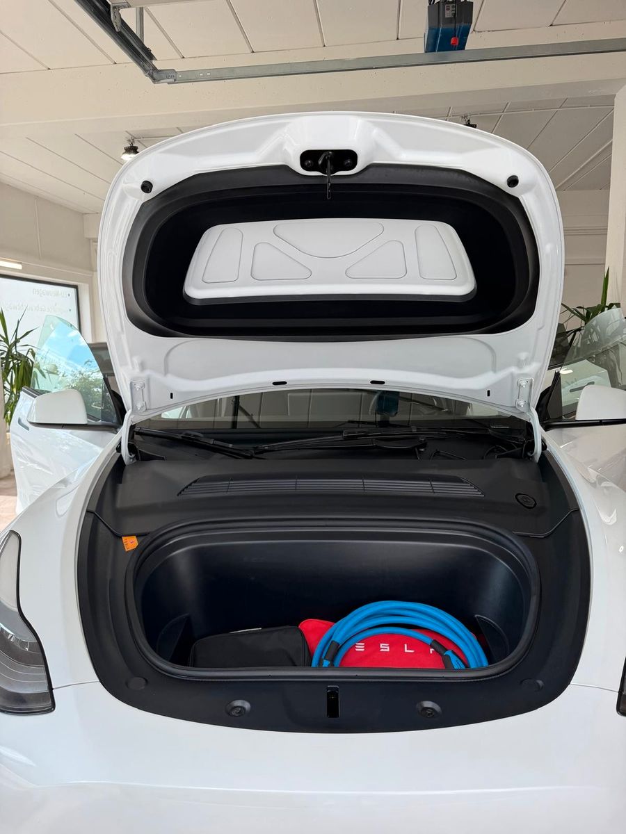Tesla Model Y RWD Premium Matrix LFP Autop. Zertifikat foto 10