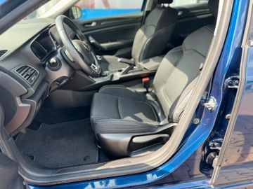 Bild 12 Renault Megane IV *Berline*
