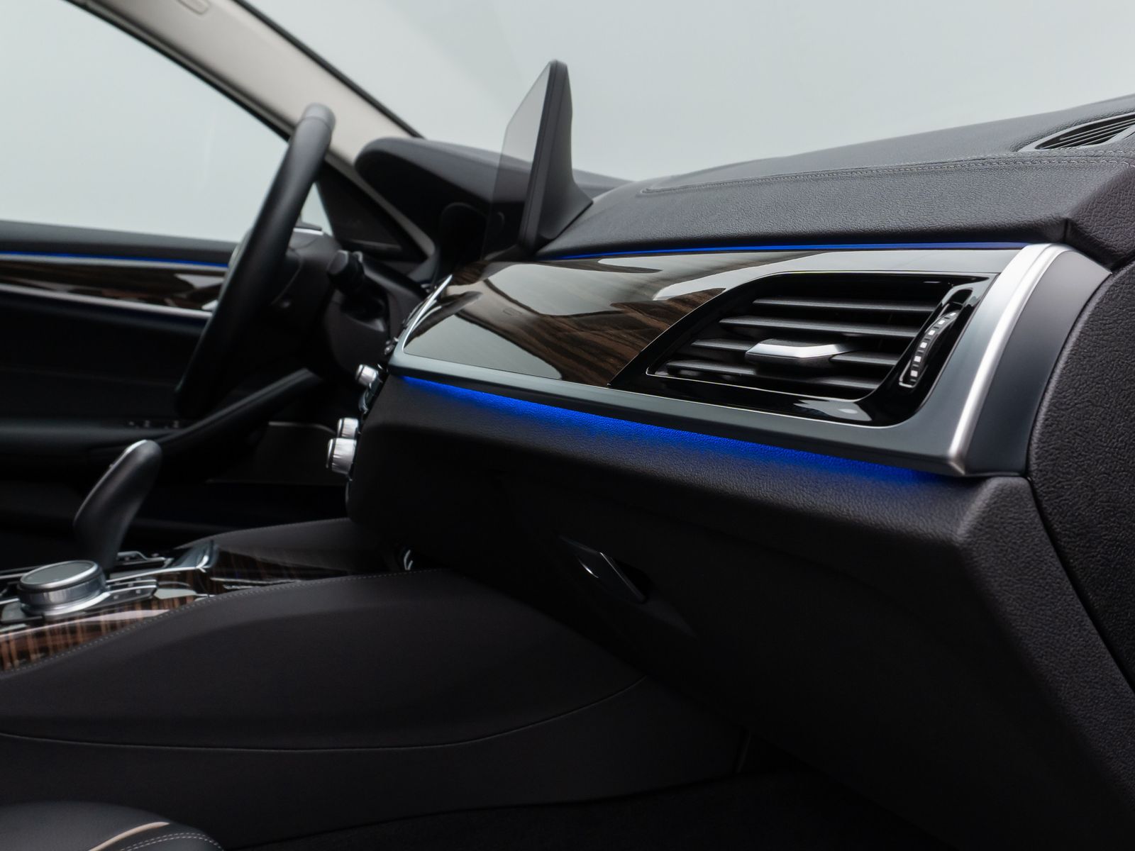 Fahrzeugabbildung BMW 520d Luxury Line Kamera DAB H/K DisplKey Alarm
