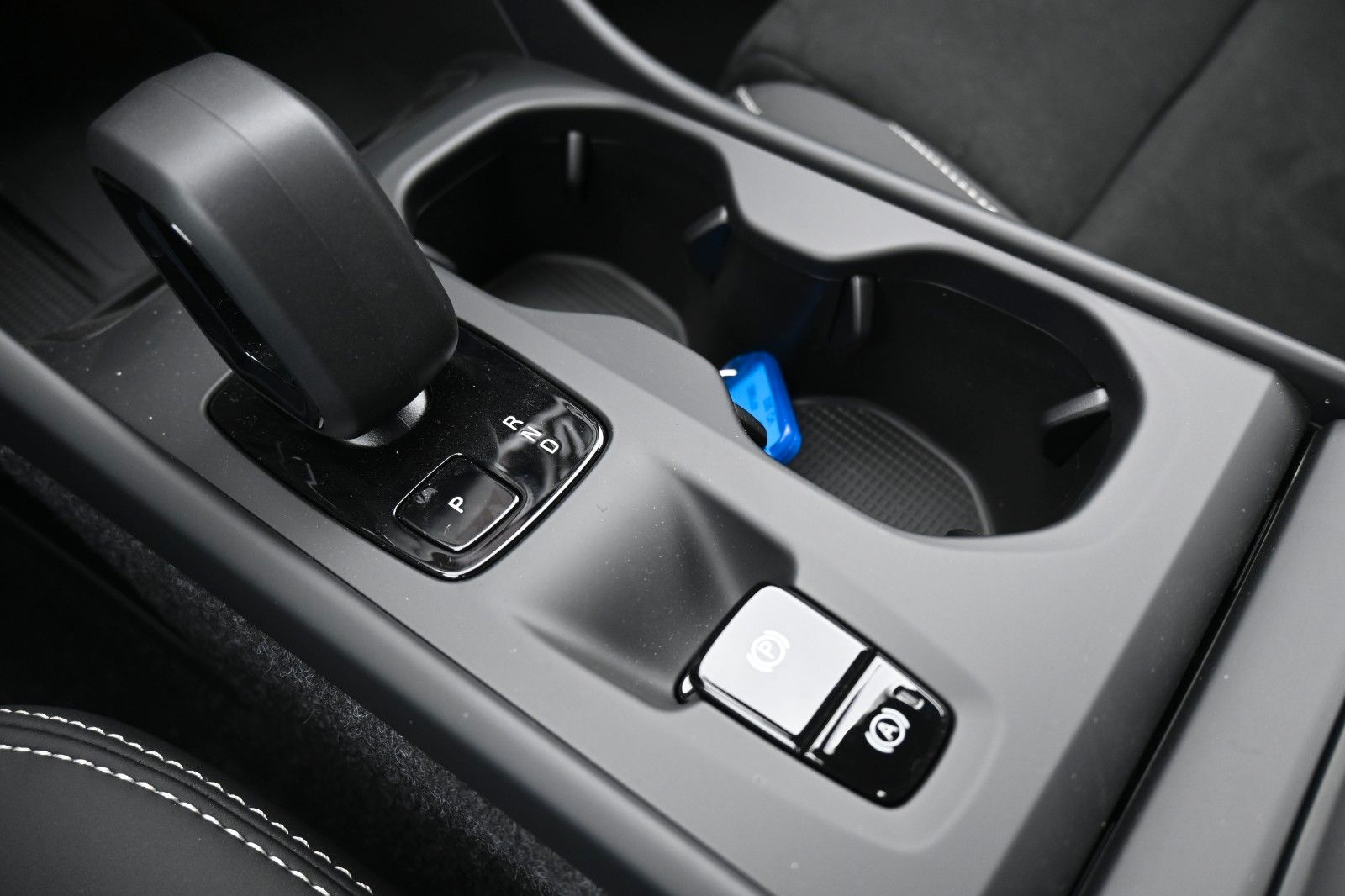 Fahrzeugabbildung Volvo XC40 B3 DKG *360°*ACC*Allwetter*Lenkradhzg*