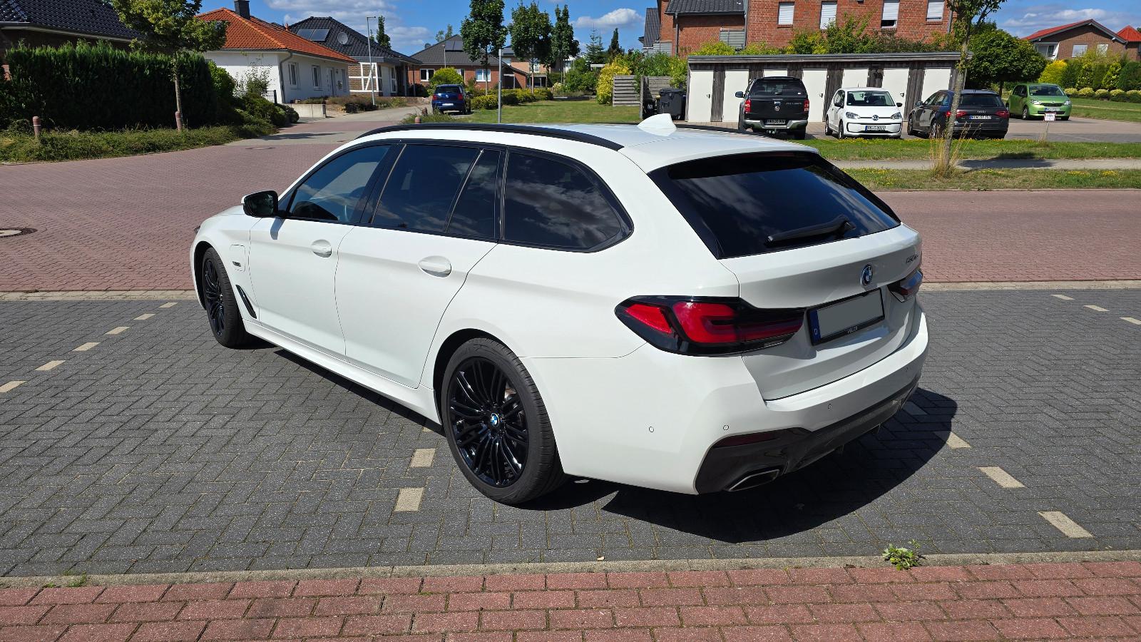 BMW 530e Touring M Sport, Ahk, Head-Up, 360°-Kamera