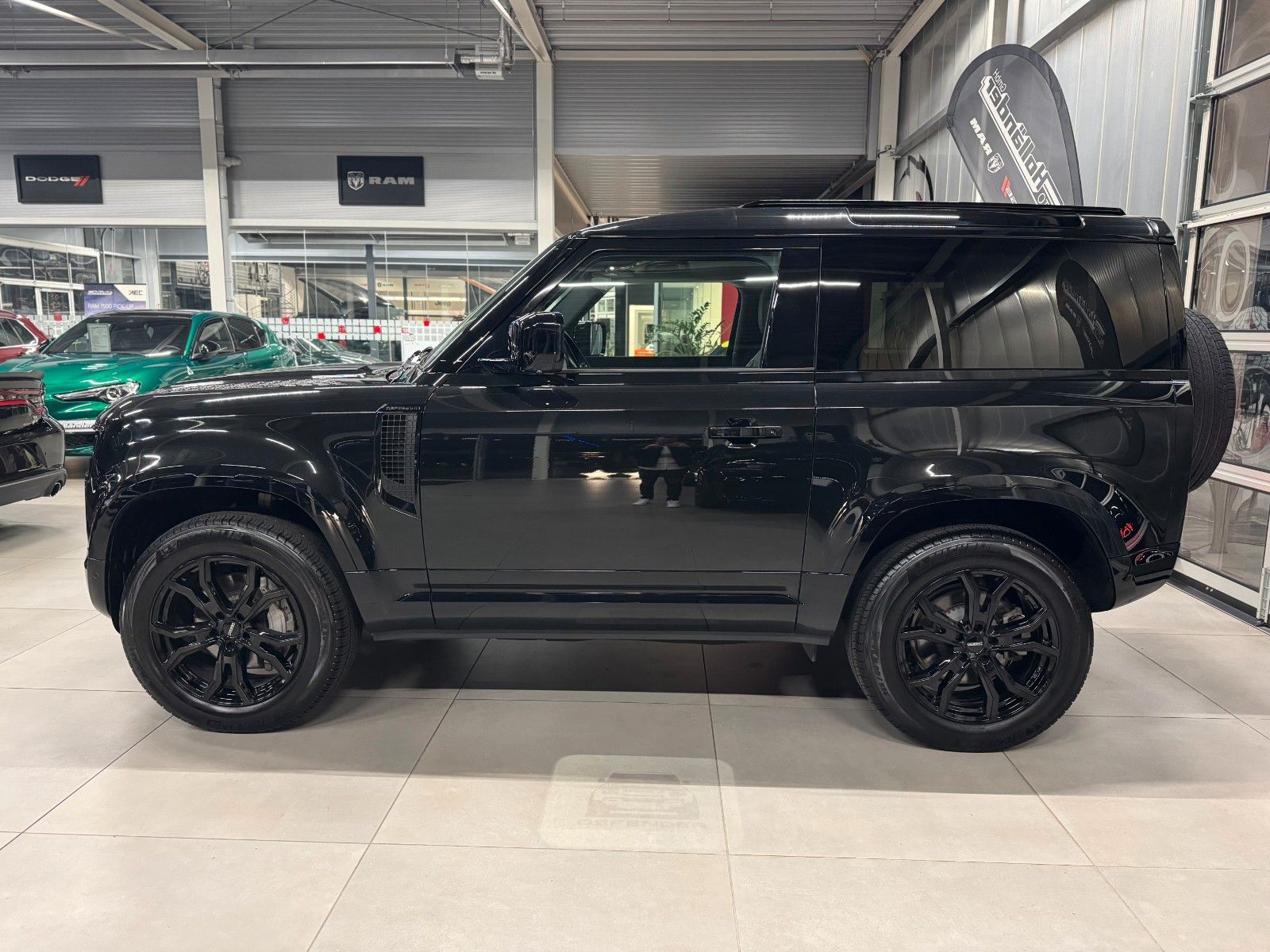 Fahrzeugabbildung Land Rover Defender 90 P400 3.0 XS Edition