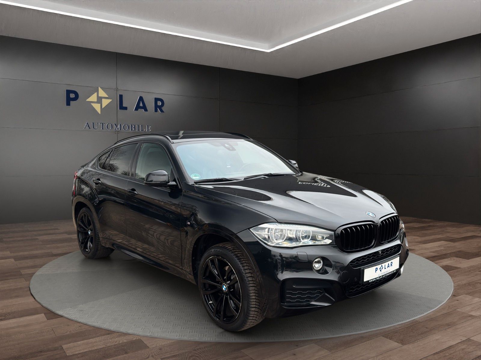 Fahrzeugabbildung BMW X6 xDrive Schiebedach/AHK/360°/M-Paket/H&K