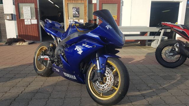 Yamaha YZF-R1 RN19 Rennmotorrad Öhlins