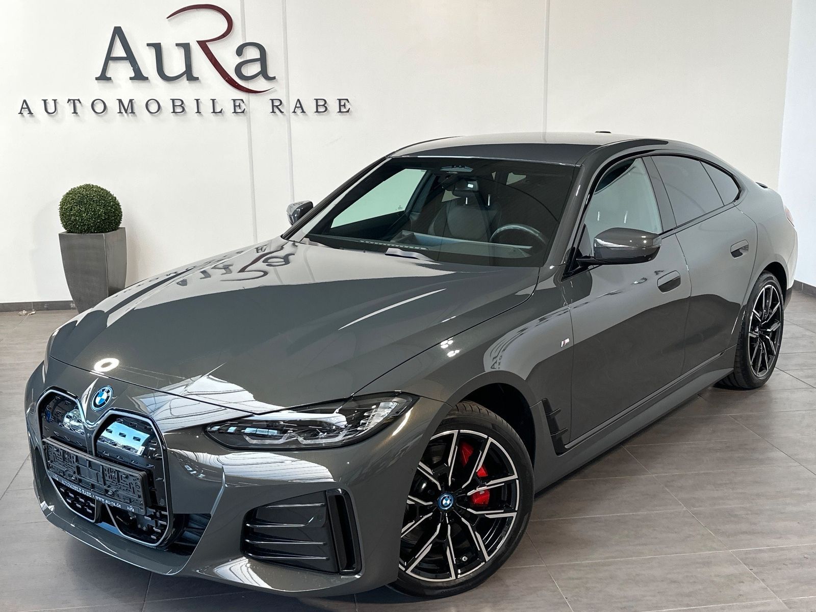 Fahrzeugabbildung BMW i4 eDrive40 Gran Coupe M-Sport NAV+LED+KAM+SHZ