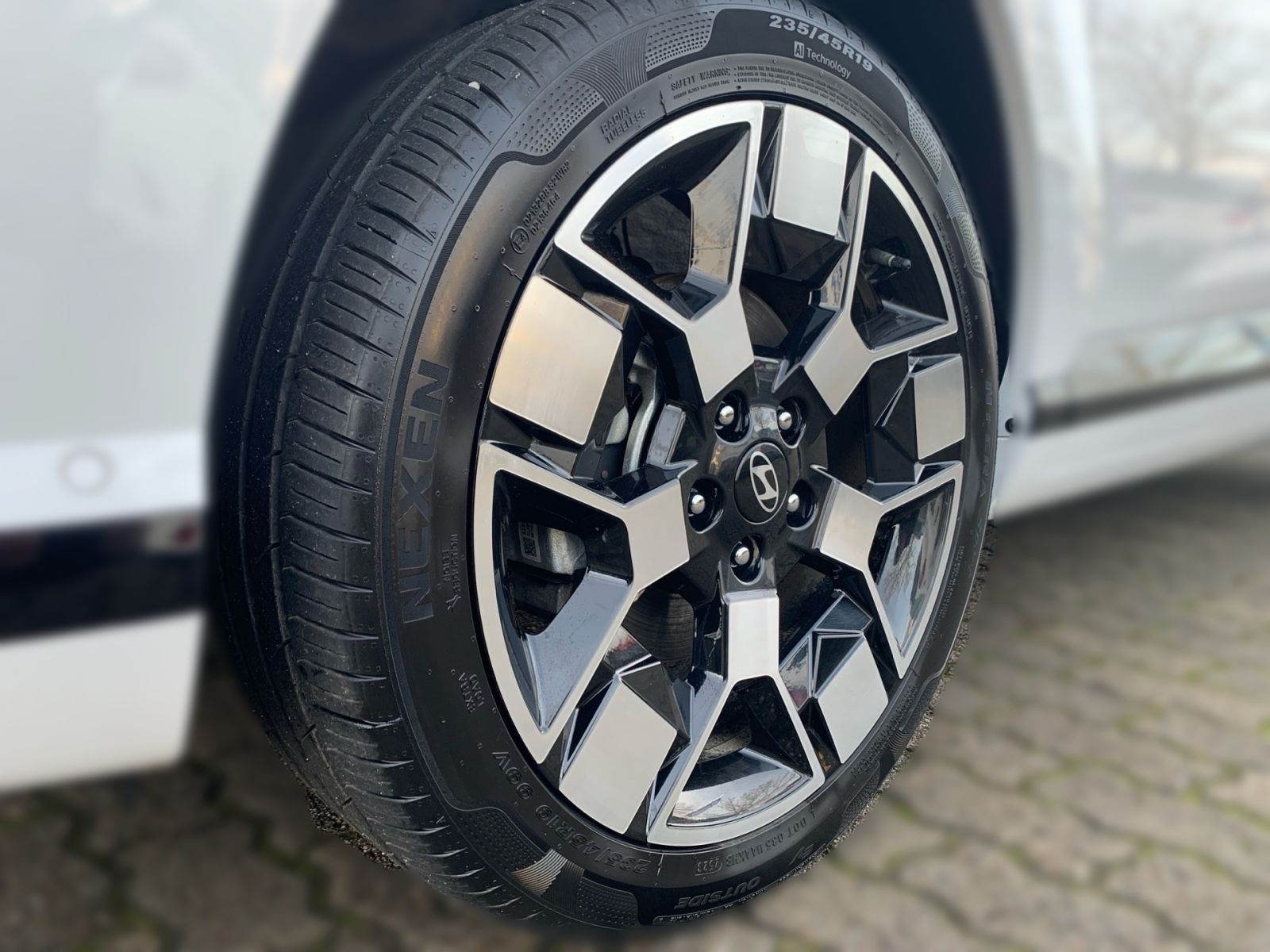 Fahrzeugabbildung Hyundai KONA Prime Elektro 65,4 kWh Sitz el.SD BOSE Assi