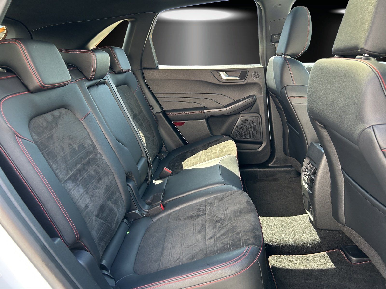 Fahrzeugabbildung Ford Kuga 2.5 Duratec Plug-in-Hybrid ST-Line X/PANO/