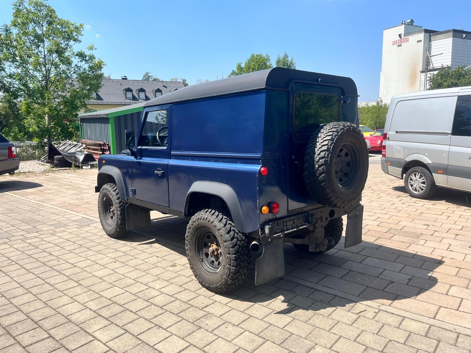 Land Rover Defender 2.5 TD5 90 E 122ch - Empattement court - CT récent - Carnet entretien - Attelage