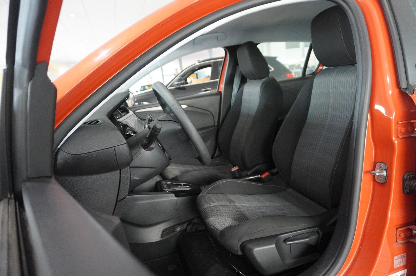 Fahrzeugabbildung Opel Corsa-e F EDITION 7KW NAVI/VIRT/TEMP/DAB/WÄRMEP.