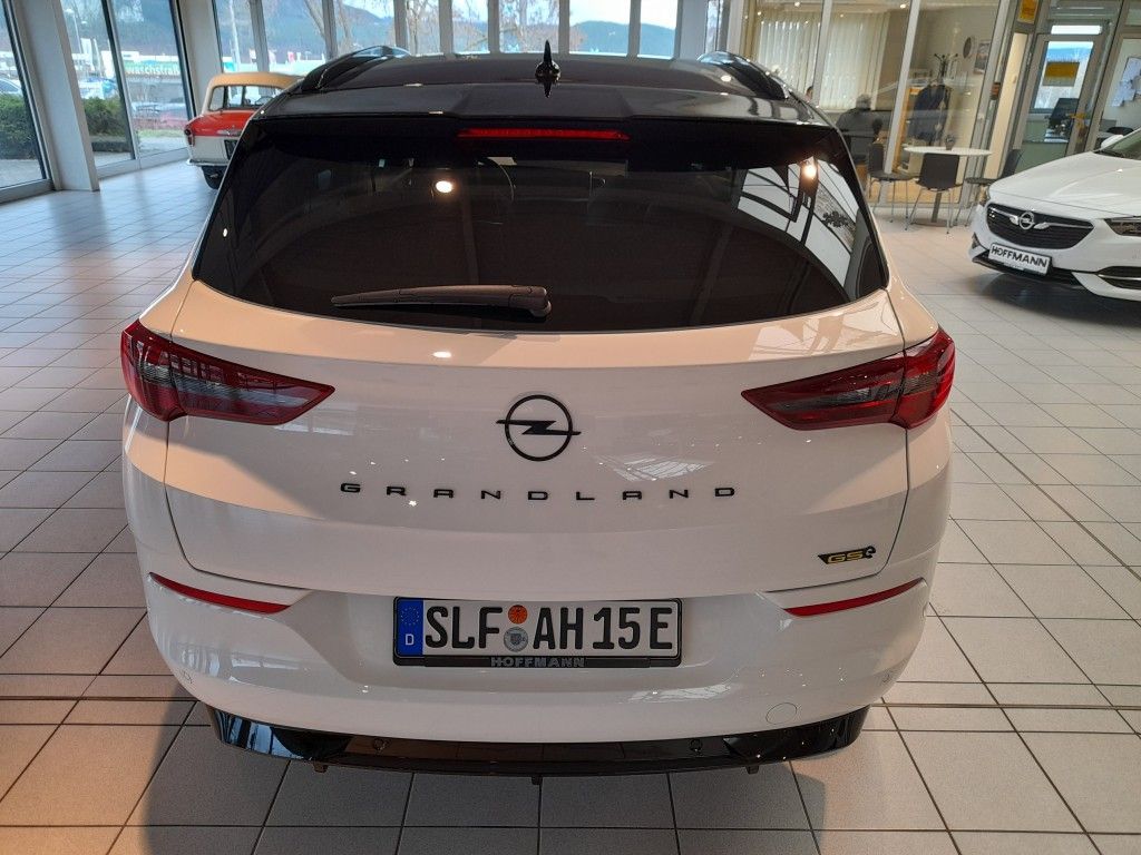 Fahrzeugabbildung Opel Grandland Plug-in-Hybrid 1.6 Automatik GSe Voll