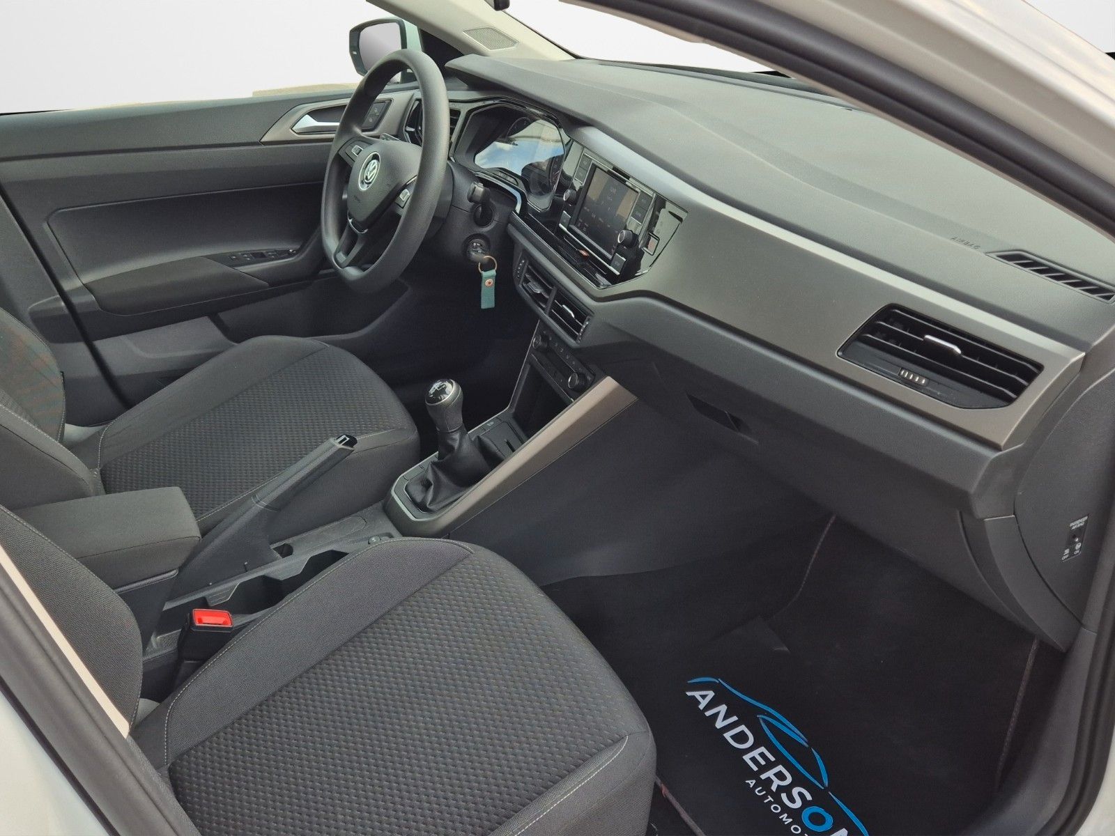 Fahrzeugabbildung Volkswagen POLO 1.6 TDI COMFORT KLIMAAUT ALLWETTER