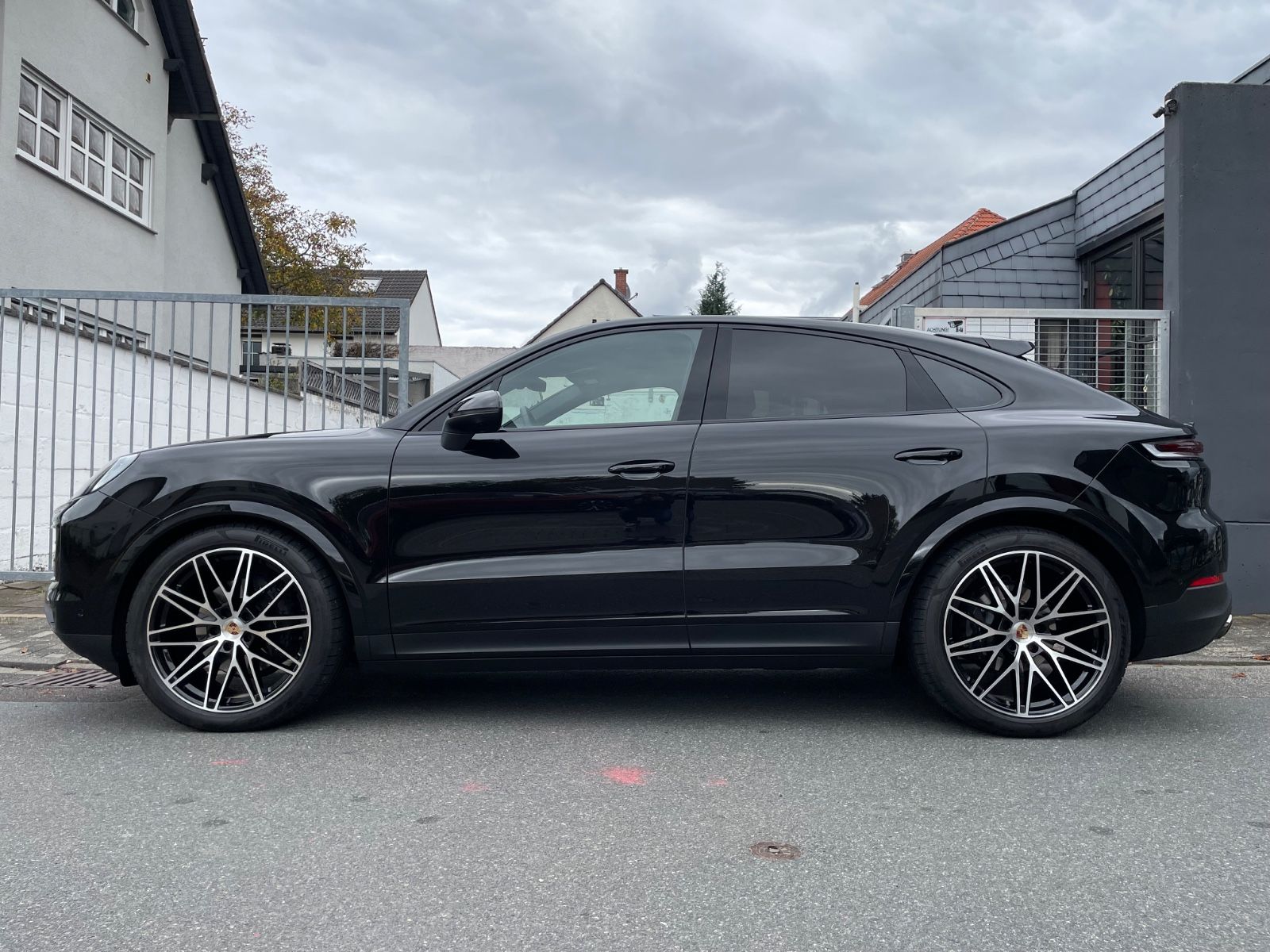 Fahrzeugabbildung Porsche Cayenne V6 Coupe |ACC|HUD|PASM|3.Displ.|Bose|22"