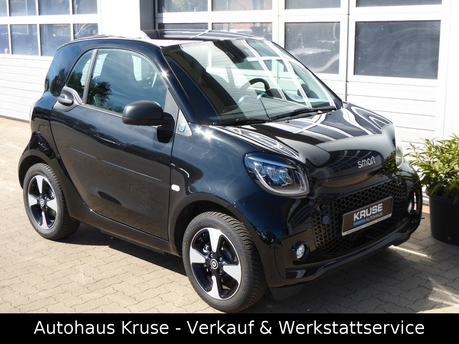 Smart FORTWO EQ EXCLUSIVE+22 KW-LADER+WINTER-PAK imagem 2