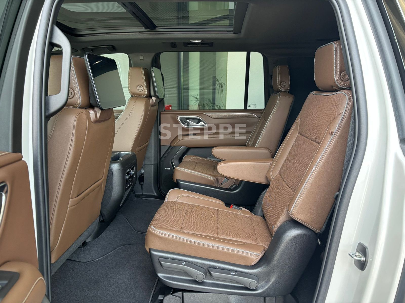 Chevrolet Suburban 6,2 High Country AHK  22"Alu; Luftfeder