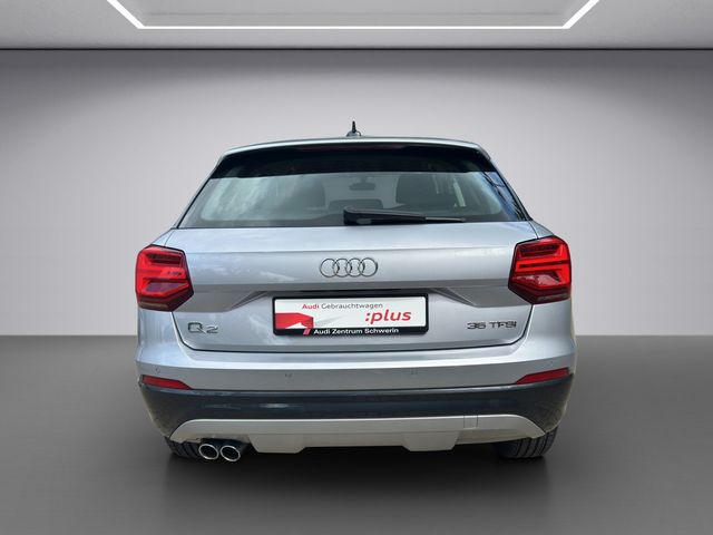 Q2 35 1.5 TFSI design S-tronic PDC SHZ NAVI LED