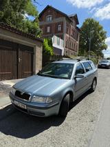 Skoda Octavia Combi 1.6 Ambiente - Skoda Octavia aus 2003: Kombi