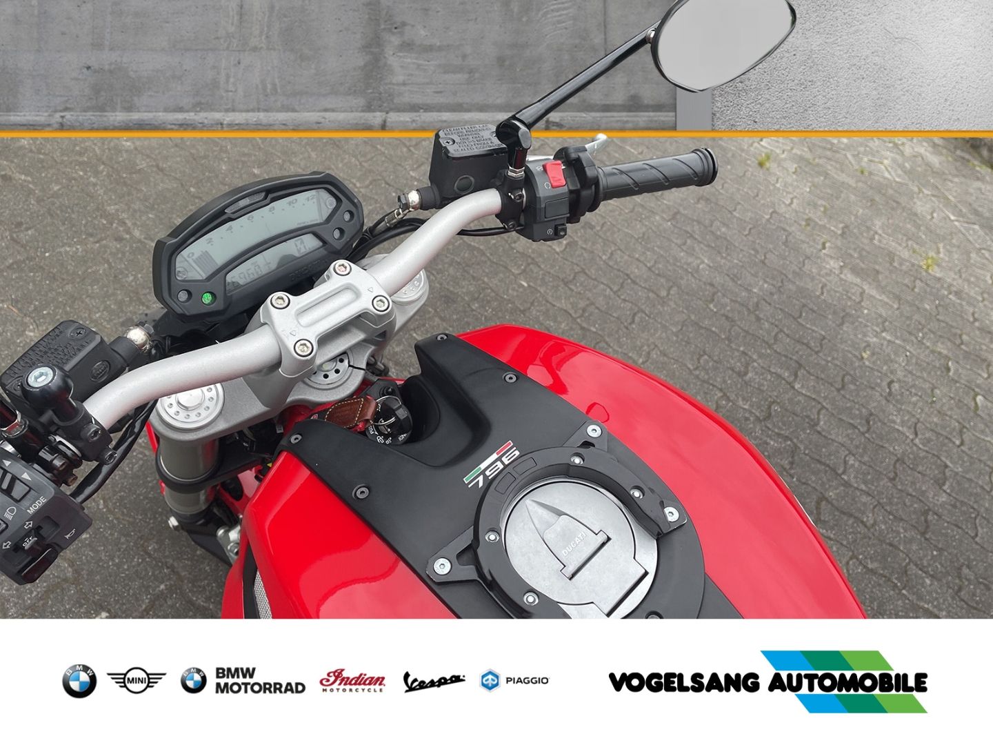 Fahrzeugabbildung Ducati Monster 796 Rosso Red, Kurzer Kennzeichenhalter,