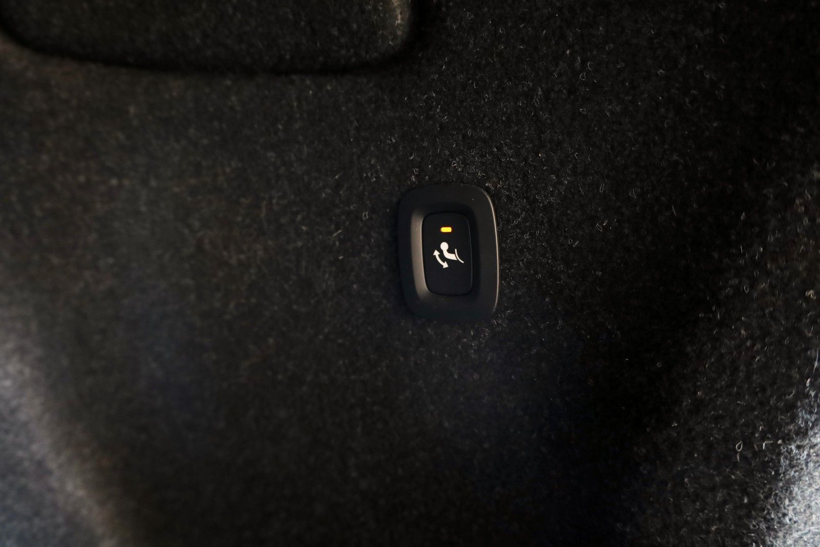 Fahrzeugabbildung Volvo XC40 Core Recharge,Leder,Navi,LED,SH,Kamera,AHK