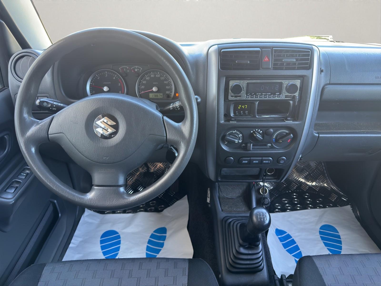 Suzuki Jimny 1.3 86 ch BVM 4x4 / Climatisation / Attelage / Pare-buffle / Soubassement traité anticorrosion