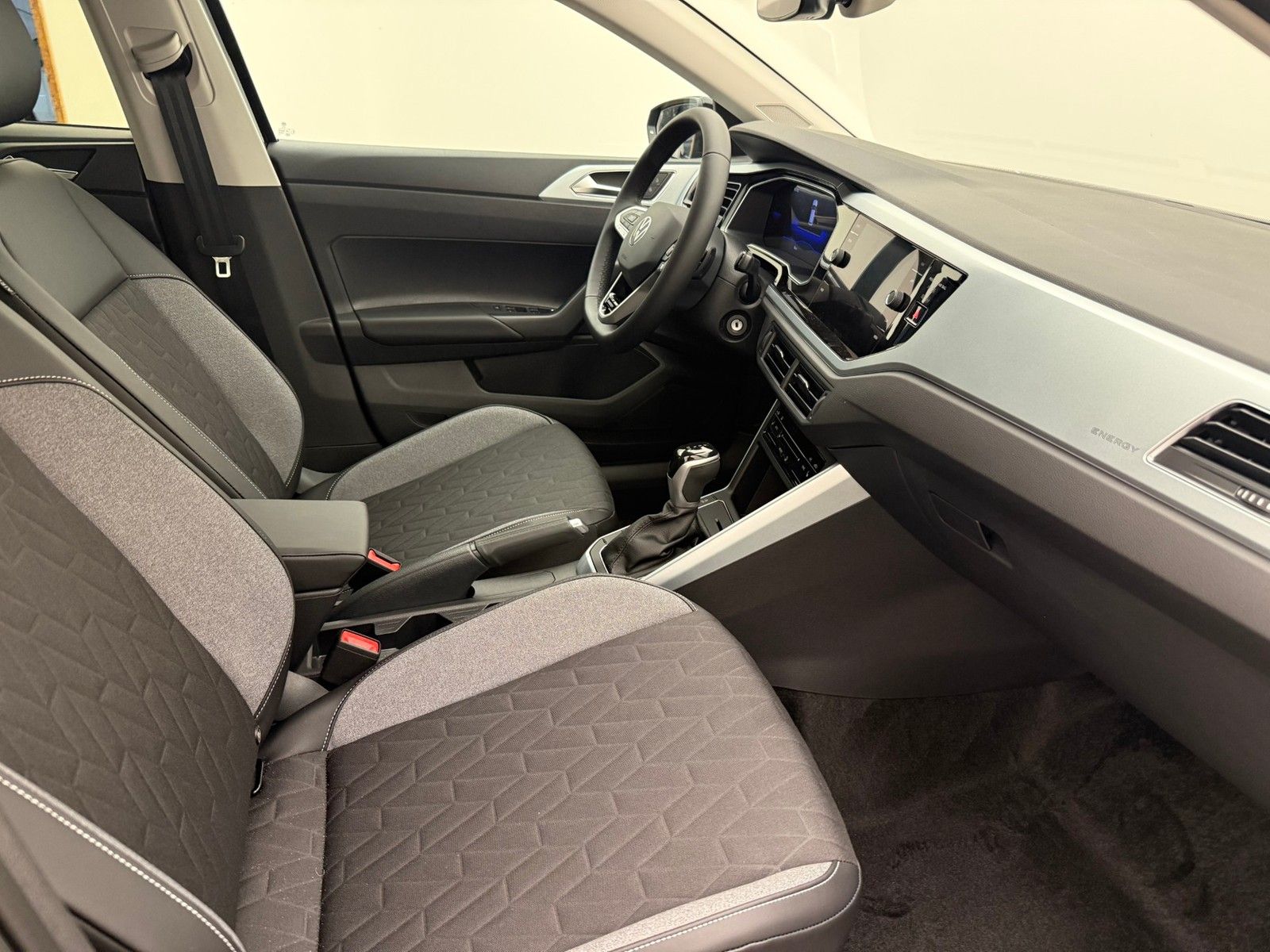 Volkswagen Polo TSI DSG Life ENERGY ACCLED AHK Ganzjahres imagem 3
