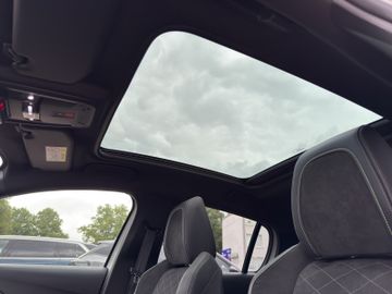 Peugeot 208 e GT Pack 136 50kWH Navi+RFK+SHZ+Carplay+Pan