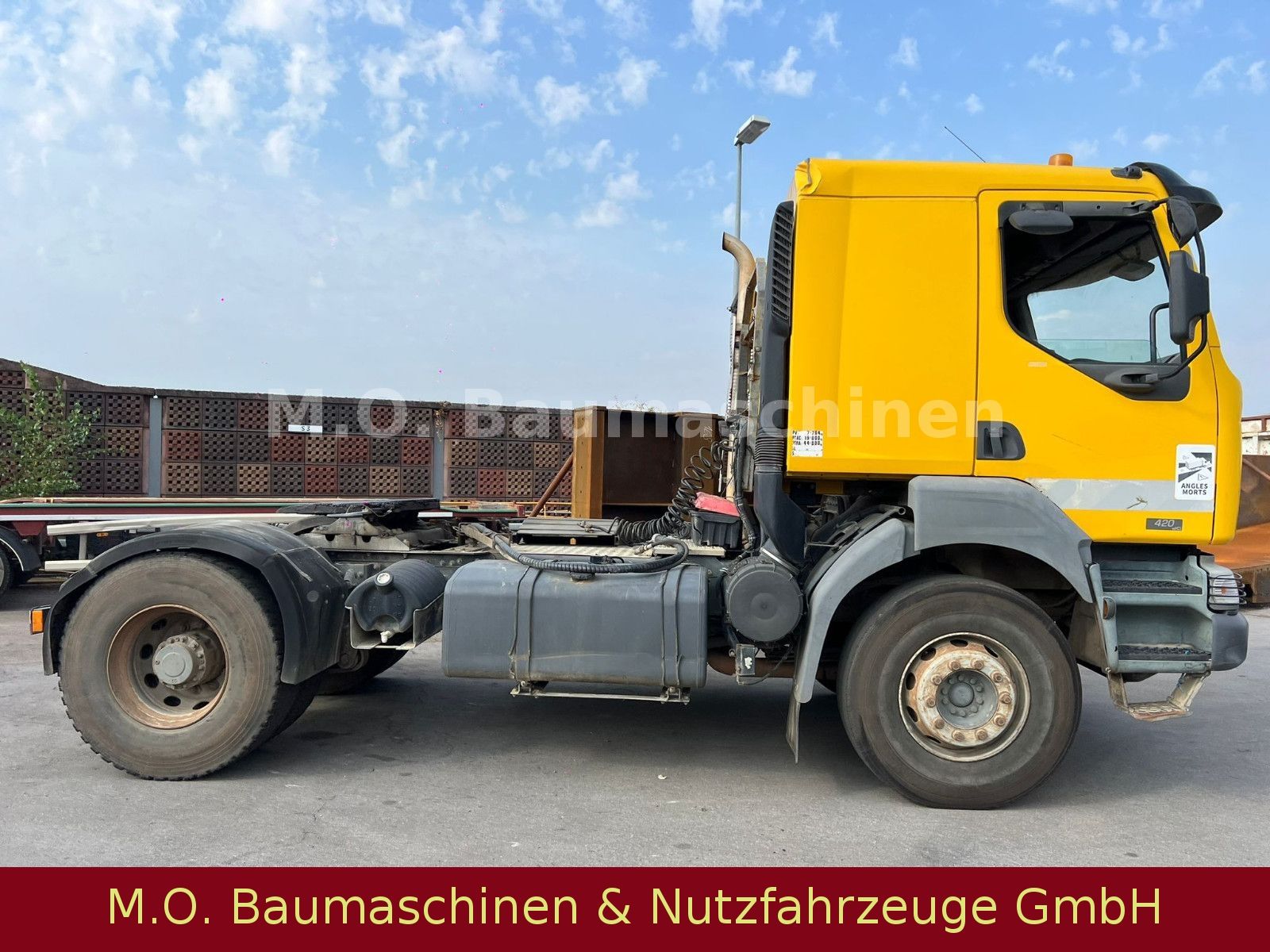 Fahrzeugabbildung Renault Kerax 420 / 4x2 /