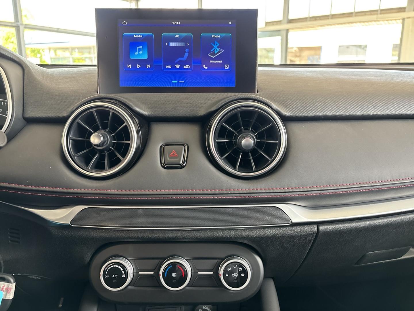 DFSK Fengon 500 1.5L 4 Zyl. Rückfahrkamera Klima