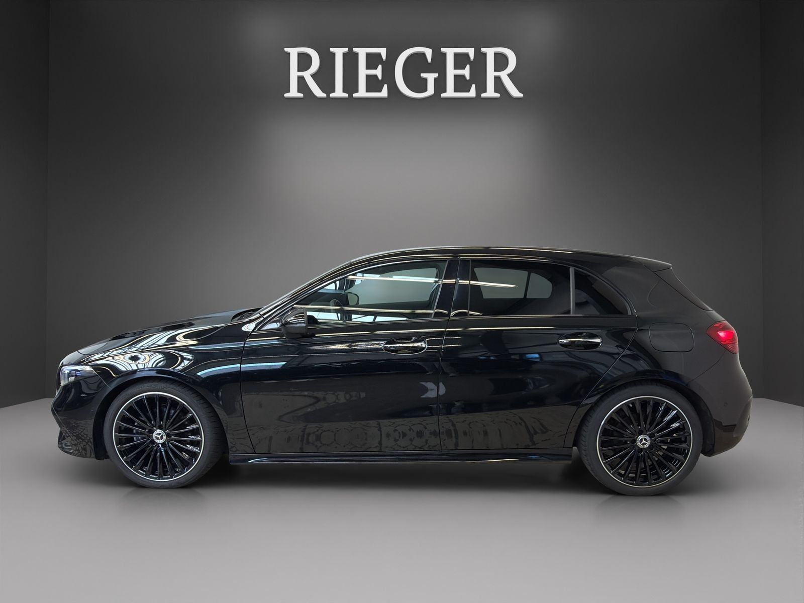 Mercedes-Benz A 200 d AMG NIGHT Multibeam MEMORY Keyless 19 foto 5