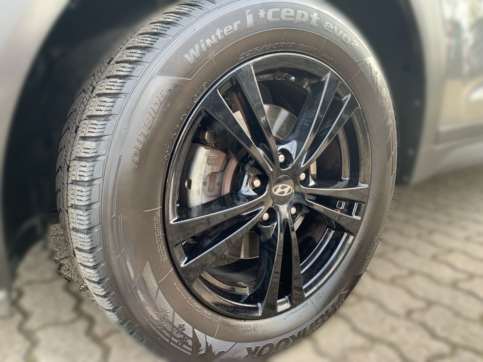 Fahrzeugabbildung Hyundai TUCSON 1.6 Advantage Navi 8x bereift