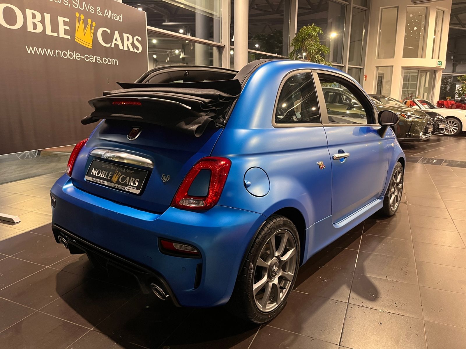 Fahrzeugabbildung Abarth 595C -BLAU MATT- LED  CARPLAY DAB ALU