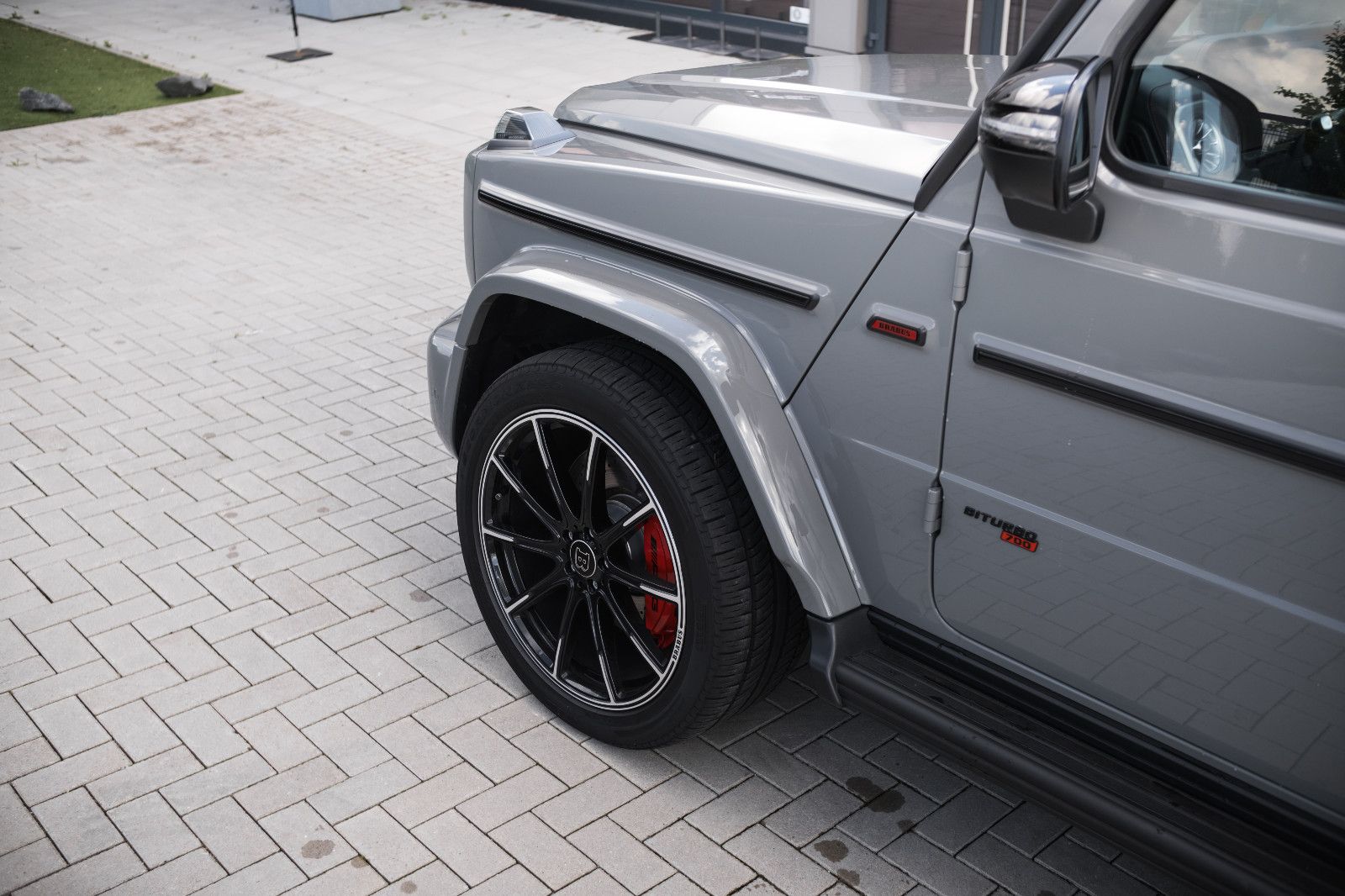 Fahrzeugabbildung Mercedes-Benz G 63 AMG -Brabus 700-Sonderfarbe-Burmester